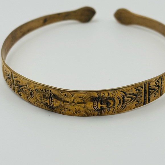 Vintage 1970s Etched Brass Cuff Bracelet – Asian Inspired Boho Design - Picture 4 of 10